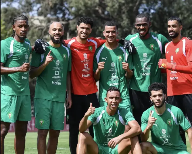 “الأسود” يواصلون تحضيراتهم لمنازلة الغابون.. وثلاثة لاعبين يلتحقون بالمعسكر اليوم
