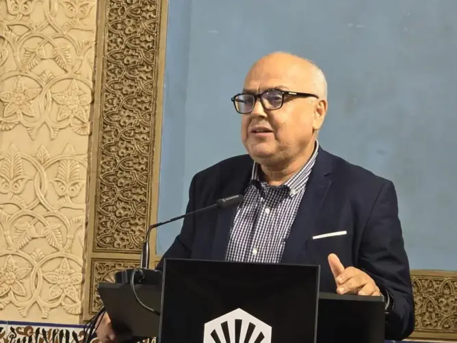 الكاتب عبد السلام بوطيب