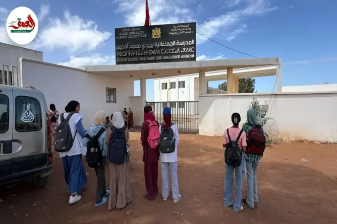 تلاميذ خارج الأقسام بالجديدة وأولياء الأمور يحتجون