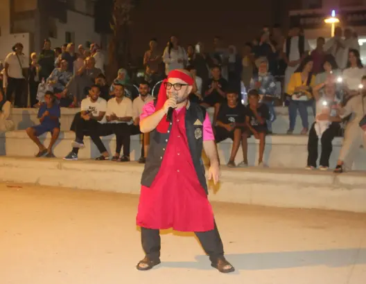 المحمدية.. فنانو الشارع يحولون الكورنيش إلى مسرح مفتوح