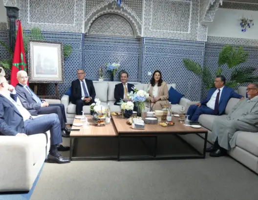 “لجنة المشاورات” تجتمع برئاسة المنصوري لحسم الخيارات النهائية بشأن التحالف الحكومي المقبل