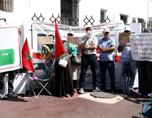 خريجو جامعات قبرص الشمالية يدخلون يومهم الخامس من الاعتصام لإنهاء “تجميد المعادلة” (فيديو)