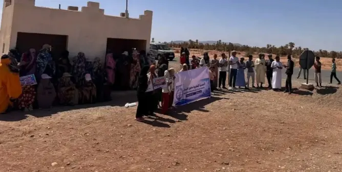 طاطا.. ساكنة إكضي تنتفض لليوم الثالث بعد فاجعة لدغة الأفعى (صور)