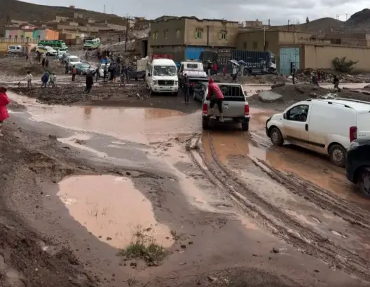 أمطار غزيرة تقطع الطريق الوطنية رقم 12 بإملشيل وتفاقم معاناة مستعمليها