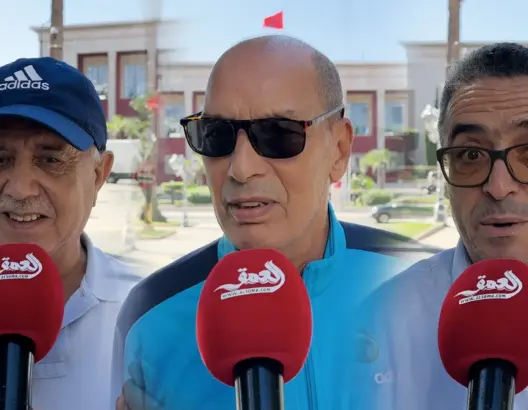 قبل افتتاح البرلمان .. مغاربة يرفعون سقف المطالب “خص الخدمة ديال المعقول”