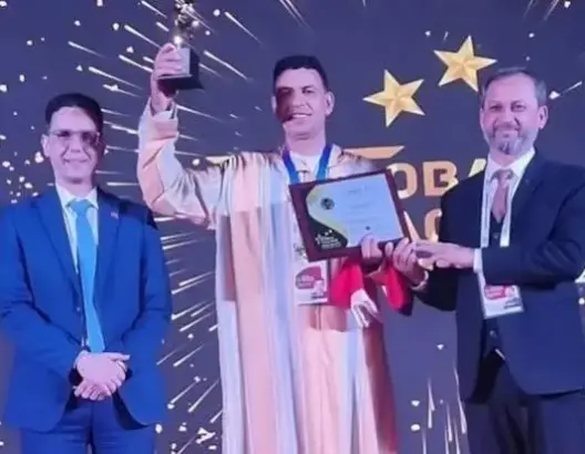 “الرياضيات للصغار” تقود أستاذا مغربيا للتتويج بالجائزة القارية الأولى للاتحاد الإفريقي للمدرسين