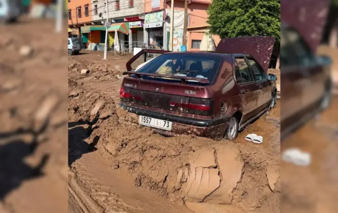 فيضانات مفجعة بـ”مزوضة” نواحي شيشاوة .. 4 وفيات وسيول تجرف المنازل والأغنام (صور)