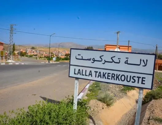 الحوز.. قلة حافلات النقل العمومي تفاقم الاكتظاظ وتكرس عزلة سكان لالة تكركوست