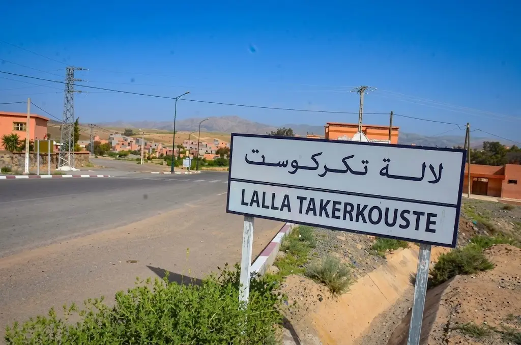 الحوز.. قلة حافلات النقل العمومي تفاقم الاكتظاظ وتكرس عزلة سكان لالة تكركوست الحوز.. قلة حافلات النقل العمومي تفاقم الاكتظاظ وتكرس عزلة سكان لالة تكركوست