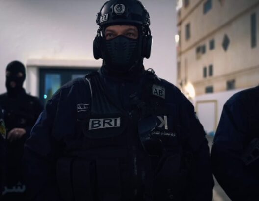 توقيف 61 مغربيا بالجزائر.. جمعية حقوقية تشكك في الرواية الرسمية وتحذر من تداعيات قانون الجنسية