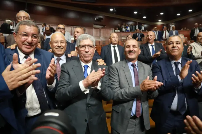 غياب “وزراء -نواب” عن انتخاب رئيس مجلس النواب يعيد إشكالية “التنافي” إلى الواجهة