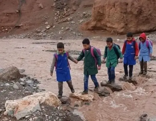 الحوز.. وعورة المسالك تحرم تلاميذ دواوير تغدوينت من الاستفادة من النقل المدرسي