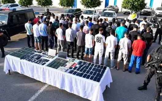 المحتجزون المغاربة بالجزائر.. مخاوف حقوقية من توريط مهاجرين في ملفات جنائية خطيرة