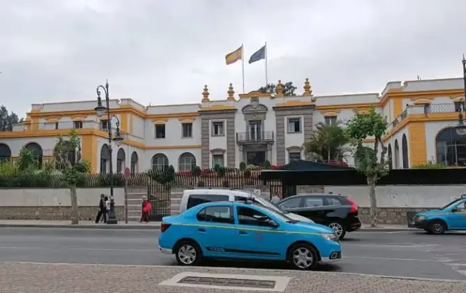 غياب لافت لمسؤولي طنجة عن حفل القنصلية الإسبانية تزامنا مع زيارة فيليبي السادس لسبتة ومليلية