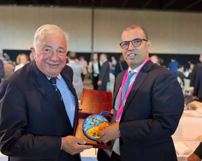 الدرويش يلتقي رئيس مجلس الشيوخ الفرنسي على هامش مشاركة وفد مغربي في مؤتمر الأقاليم بمدينة رانس