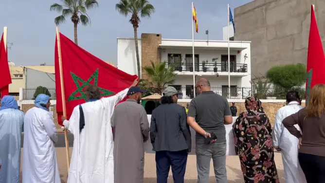 احتجاجات ضد زيارة فيليبي السادس لسبتة ومليلية وقنصلية إسبانيا بأكادير ترفض تسلم رسالة تنديد