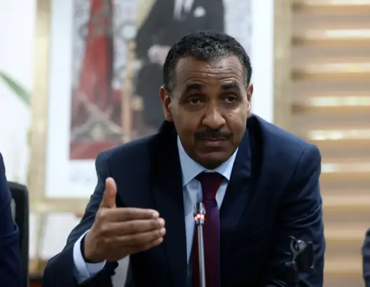 شهيد يتسلم حقيبة التشغيل