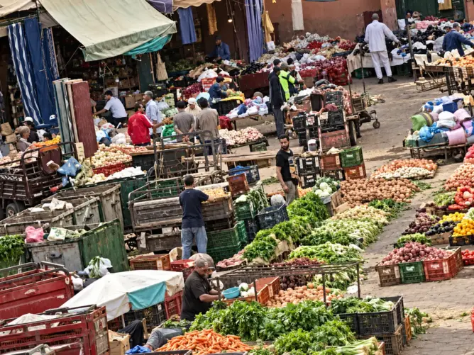 سوق "أزلي" الشعبي للخضر بمراكش