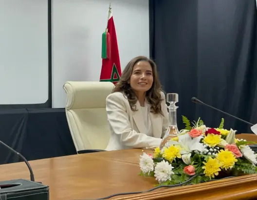 بنعلي تسلم مشعل الانتقال الطاقي لأفيلال وتؤكد: أبوابي وسندي سيظلان مفتوحين