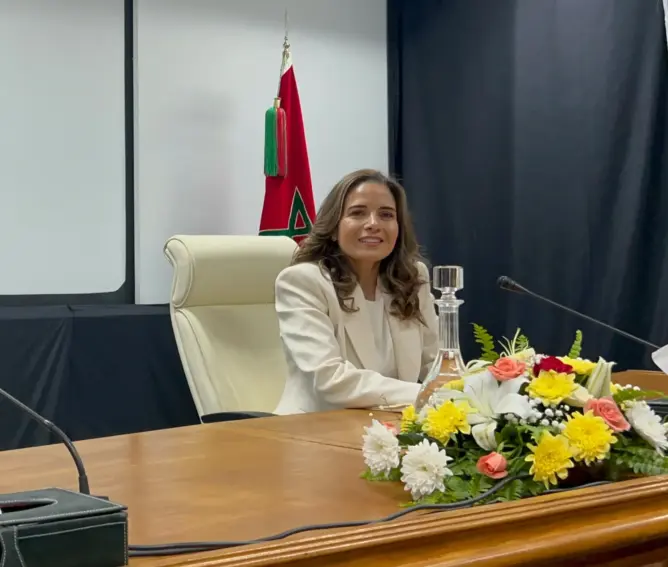 بنعلي تسلم مشعل الانتقال الطاقي لأفيلال وتؤكد: أبوابي وسندي سيظلان مفتوحين