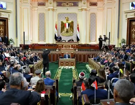 هجمات الحوثيين على السعودية.. جلسة طارئة بالبرلمان المصري لتفويض الجيش بالتدخل عسكريا