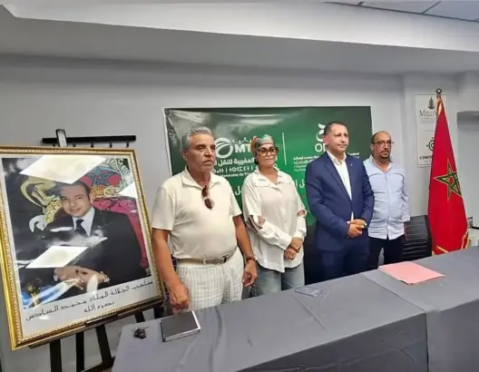 رغم انتعاش السياحة بالمغرب.. شبح الإفلاس يطارد مقاولات النقل ومهنيون يستنجدون بالمنصوري