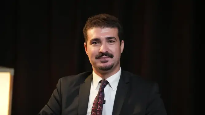 لا بد من تعليق الجرس