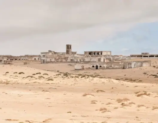 الكويرة تعود إلى واجهة الجدل.. تقرير يرصد تحركات موريتانية جديدة بشأن المدينة