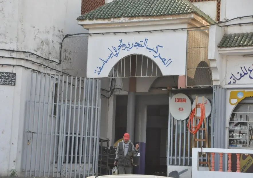 محلات البيضاء تفوت بالملايين.. ومجلس الرميلي يثقل كاهل الجماعة بإرث “التنازلات”