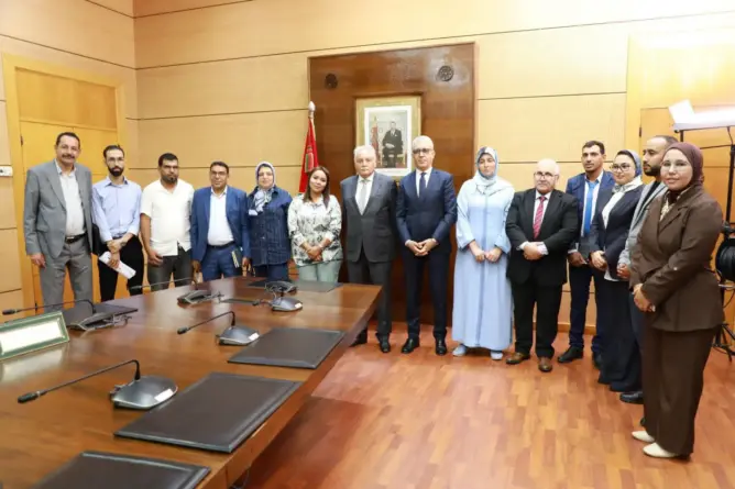 في اجتماع مع ممثليهم.. بنعبد الله والهشومي يعدان مربي التعليم الأولي بتحسين ظروف اشتغالهم
