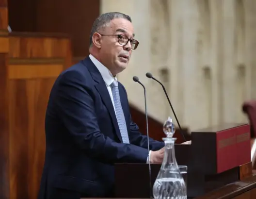 لقجع: إعفاء الأجور الصافية التي تقل عن 10 آلاف درهم من الضريبة على الدخل ابتداء من 2027