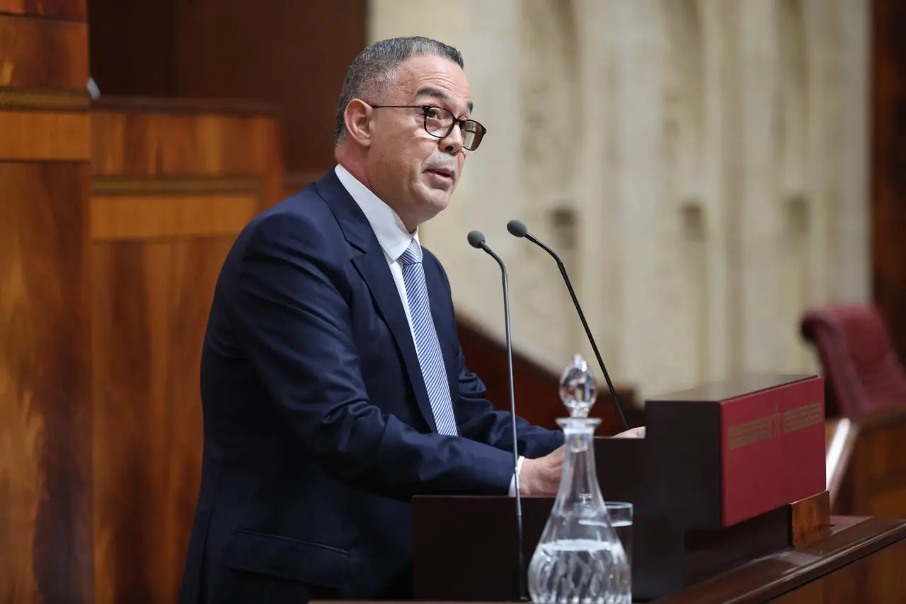 لقجع: إعفاء الأجور الصافية التي تقل عن 10 آلاف درهم من الضريبة على الدخل ابتداء من 2027