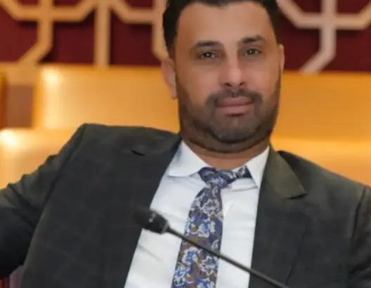 حكومة شعبوية تغير الاتجاه ومعارضة “المولوتوف” 
