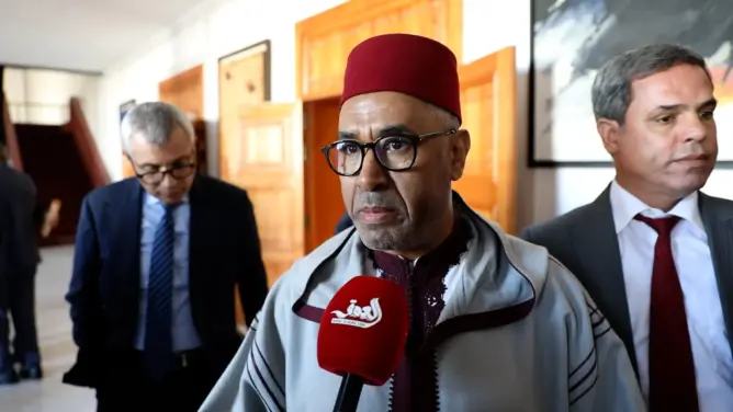 بوانوو: هذه حكومة برأسين