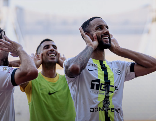 المغرب الفاسي يُسقط أسيك ميموزا وينتزع التأهل من الكوت ديفوار