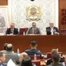 الحكومة تواجه “جشع الواسطة” بتقنين تصدير الخضر والفواكه وتلتزم بتصحيح اختلالات “دعم الفقراء”