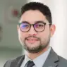 حين يصبح الانتقاء نقيضا للحقيقة: في أخلاقيات الاختلاف ومسؤولية التثبت