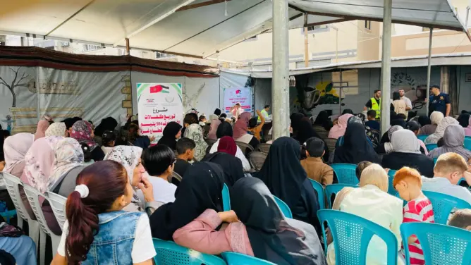 كفلاء مغاربة يتبرعون بـ90 مليون لأيتام غزة.. مبادرة مغربية تدخل الفرح على 500 طفل (صور)