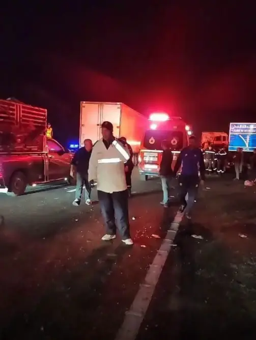 مصرع 4 أشخاص وإصابة 28 آخرين في حادثة سير مميتة بأمسكروض