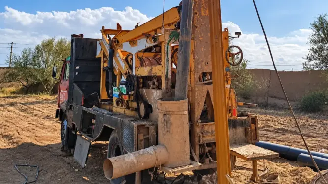 آلة حفر الآبار بدوار دار باقة بأولاد حسون ضواحي مراكش